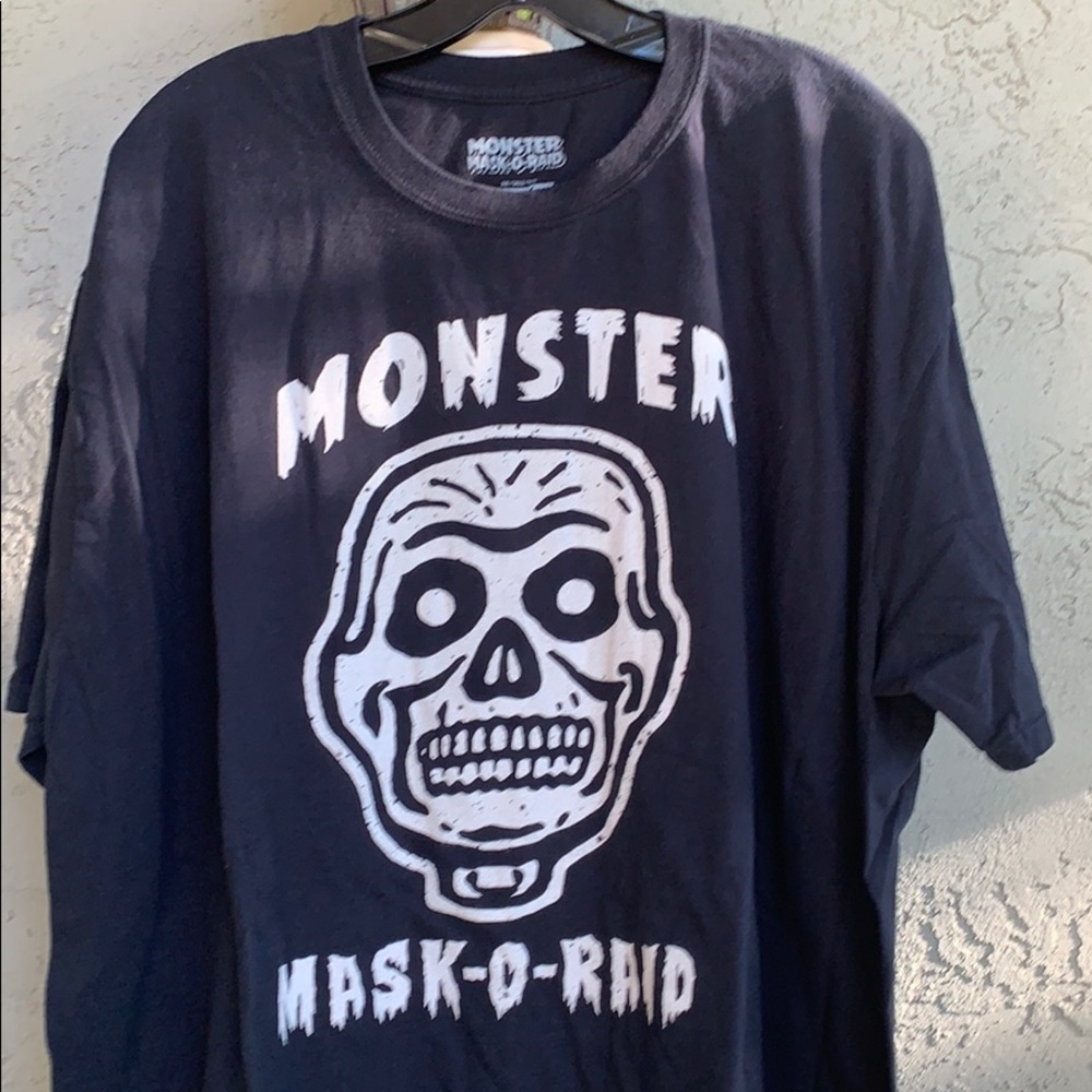 🌸🌸. 3/$20 Monster Mask O Raid t shirt